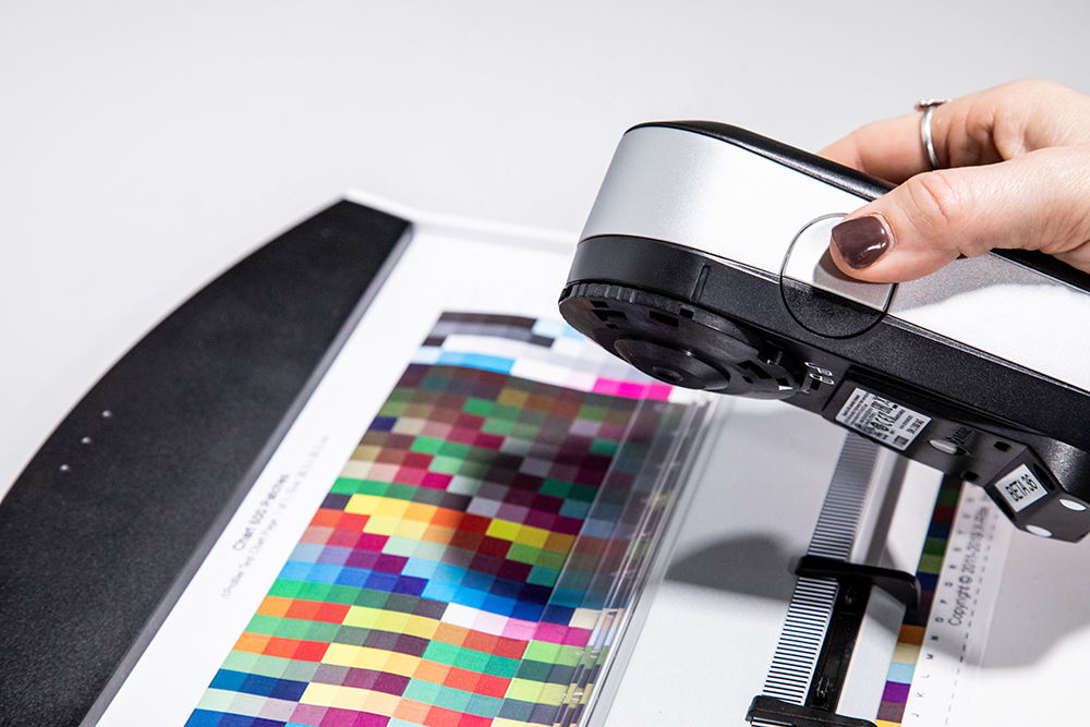 i1 Pro 3 analizando carta de color GMG